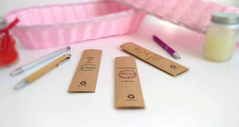 3340-co-todos funda para bolígrafo de cartón reciclado para entregar regalos de comunión personalizados