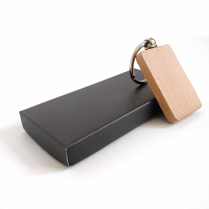 presentación llaveros originales de madera para para regalar a invitados