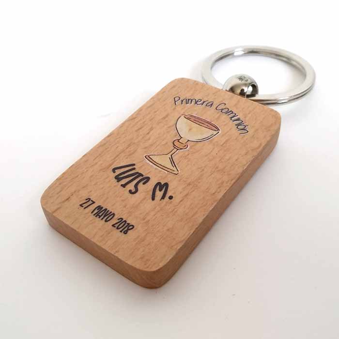 llavero fabricado en madera con un diseño muy original
