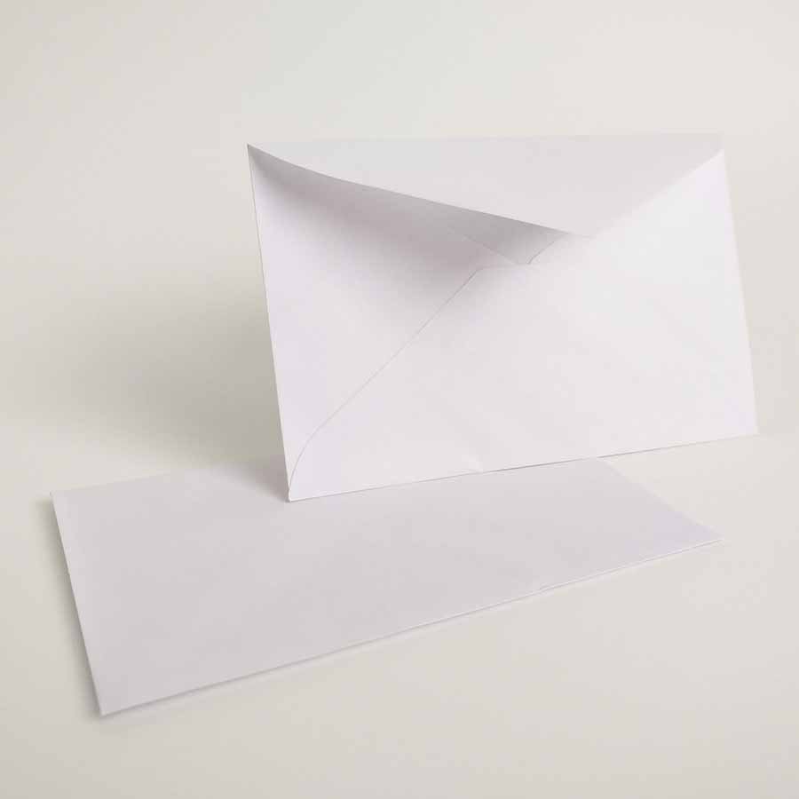 sobre de papel color blanco para invitaciones cierre de pico