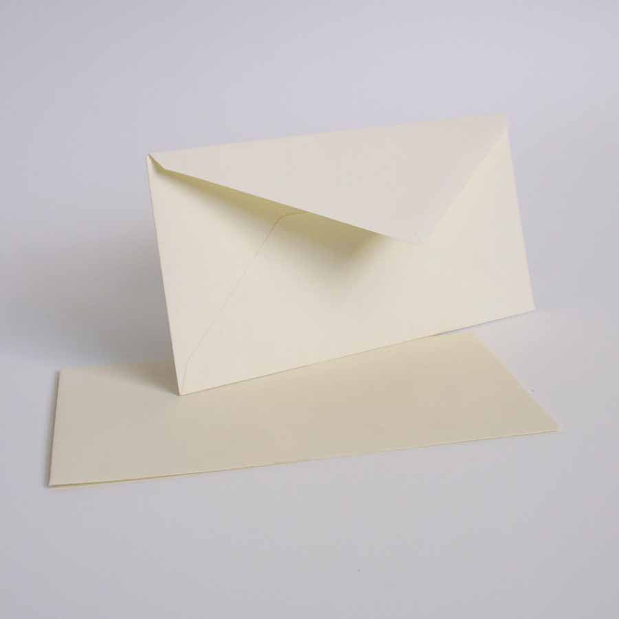 sobre para invitaciones color crema