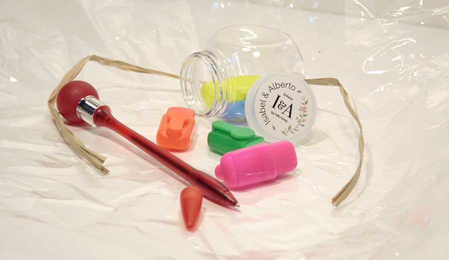 bo-lote201 lote de regalo para bodas con bolígrafo y subrayadores personalizado con etiqueta adhesiva