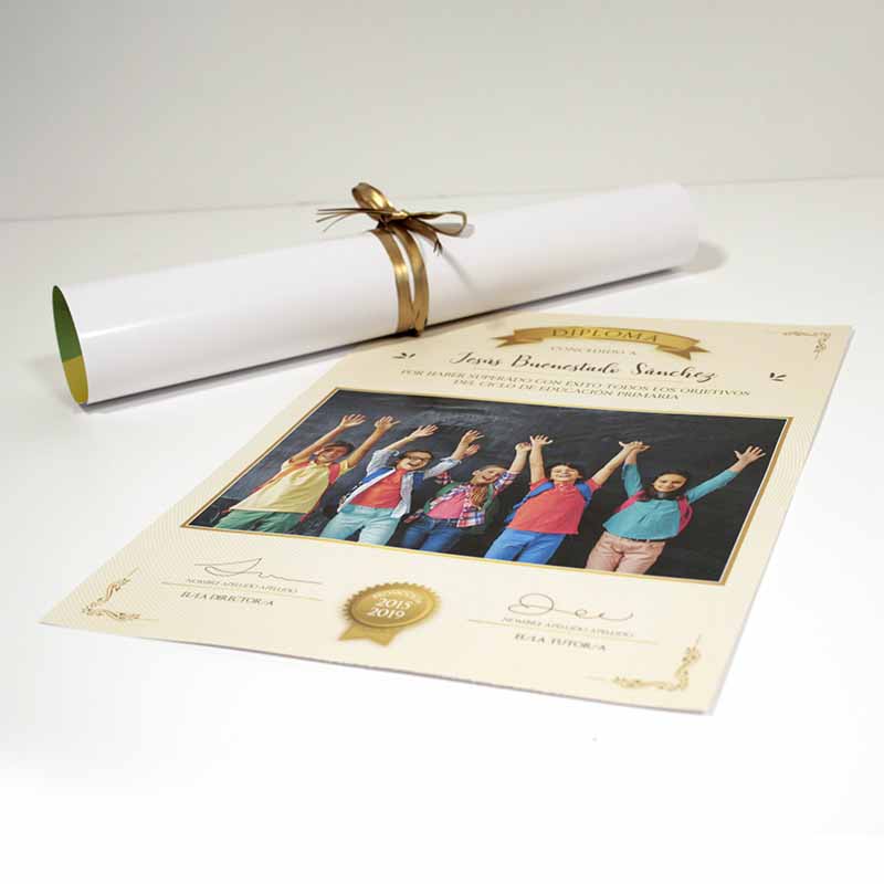 diploma graduacion con foto