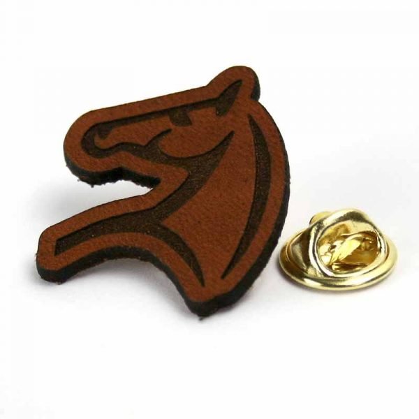 pin-piel-8 pin de piel personalizado con la forma de la cabeza de un caballo