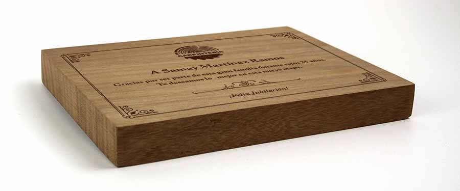 placa-madera-jubilacion-35 regalo jubilación en madera