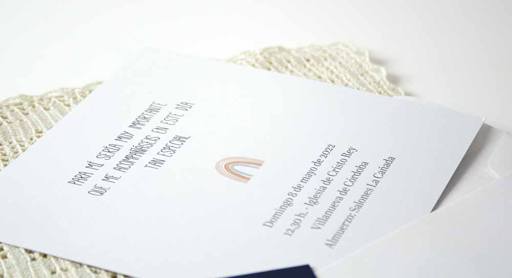 invitacion-arcoiris-d invitación modelo arcoíris, con detalles en madera personalizada a todo color