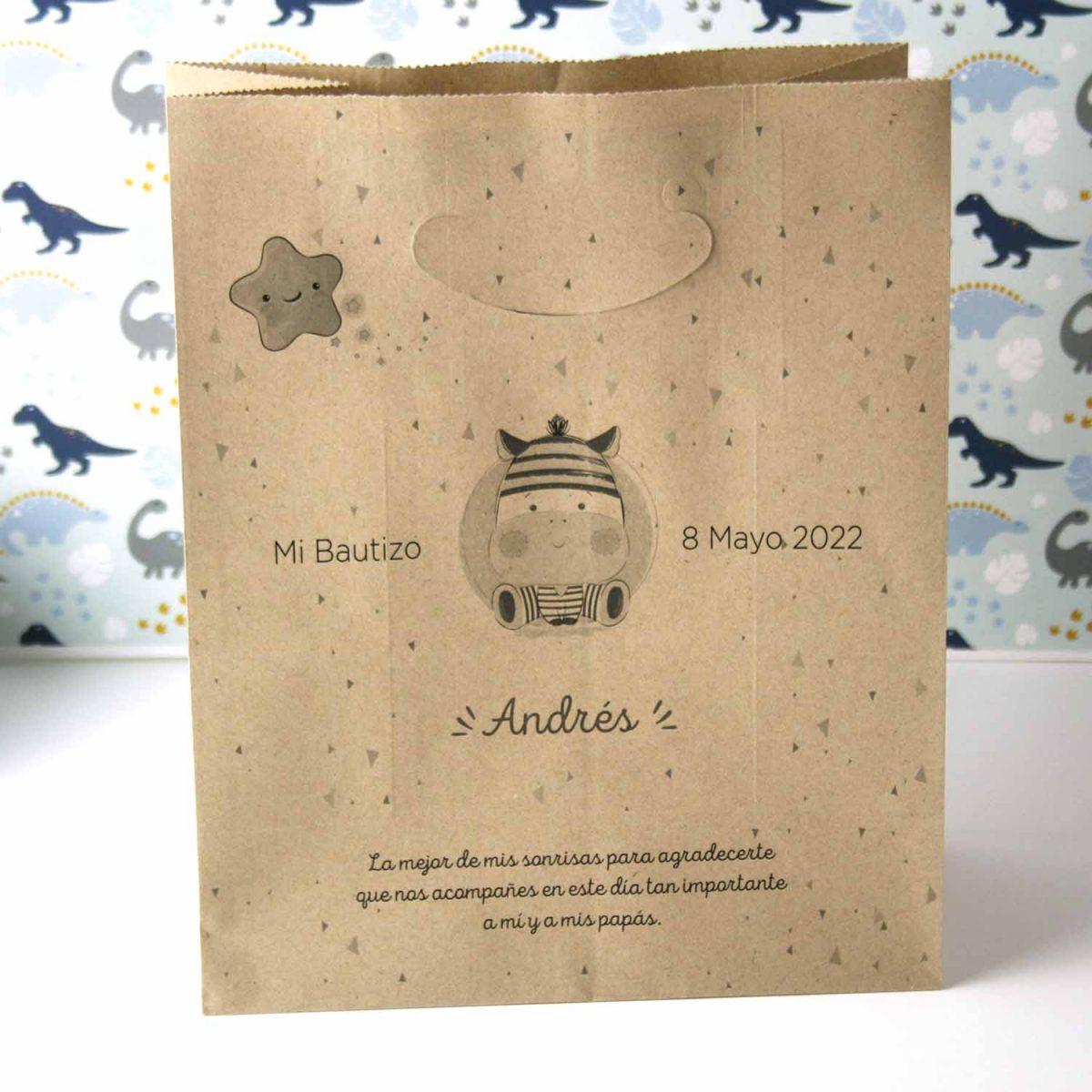 bolsas de papel para bautizo personalizada con alegre diseño infantil