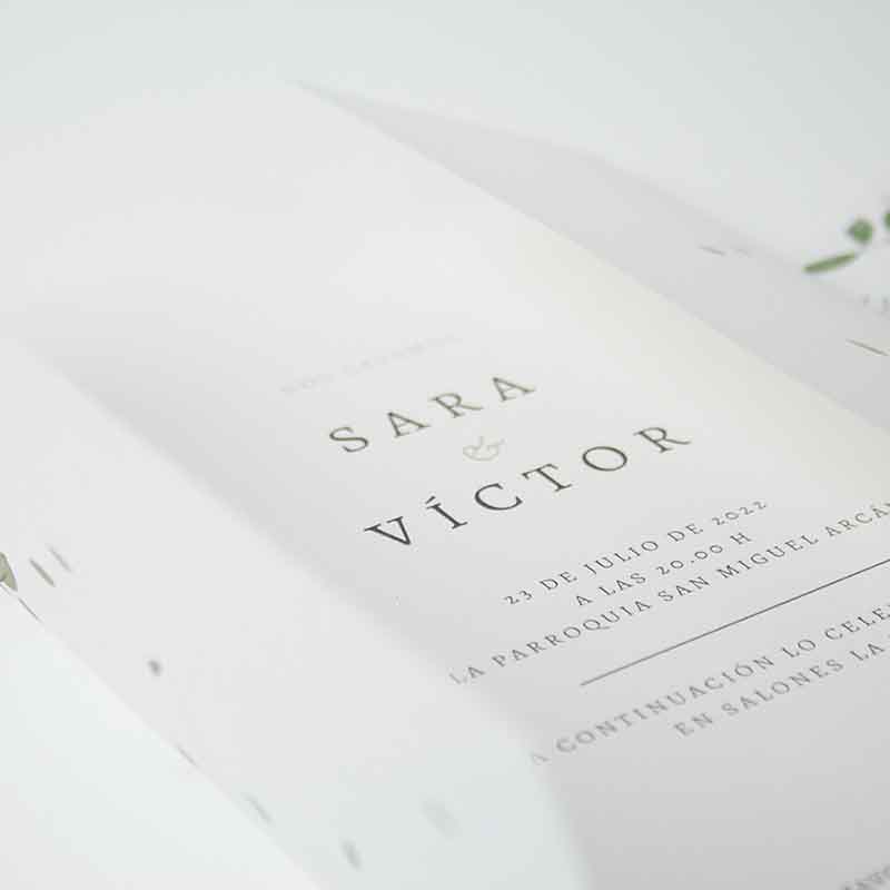 elegante invitacion de boda tanto en su diseño como en las cartulinas utilizadas