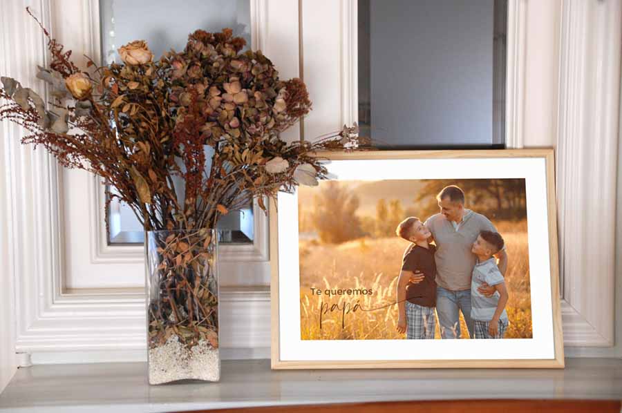 cuadro-con-foto cuadro personalizado con foto de un padre con sus hijos y la frase
