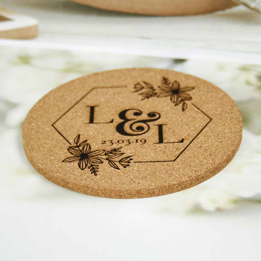 recuerdos originales para boda posavasos de corcho personalizados