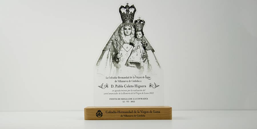 regalos-cofrades-personalizados detalles para regalar a cofradías y hermandades. Placas conmemorativas