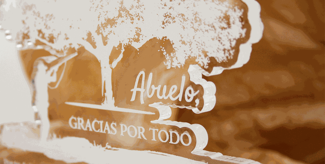 placa de metacrilato personalizada de homenaje