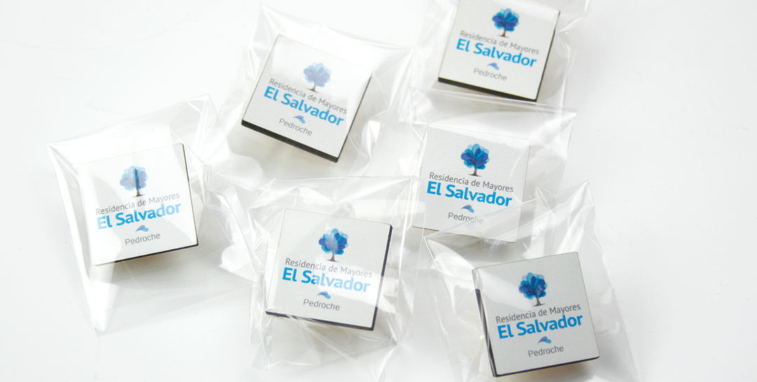 Pins personalizados madera