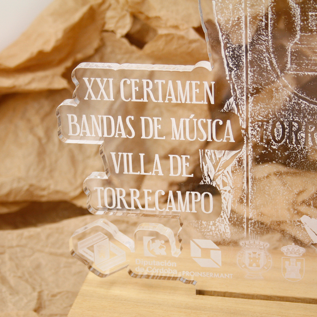placa grabada personalizada metacrilato