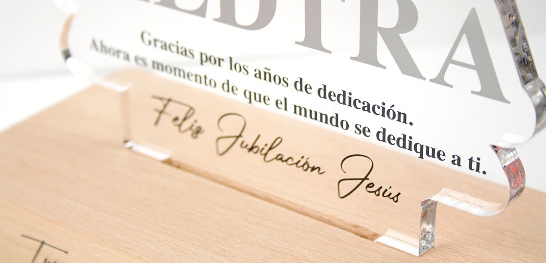 placa-conmemorativa-moderna-03-300x144 placa de metacrilato para regalar