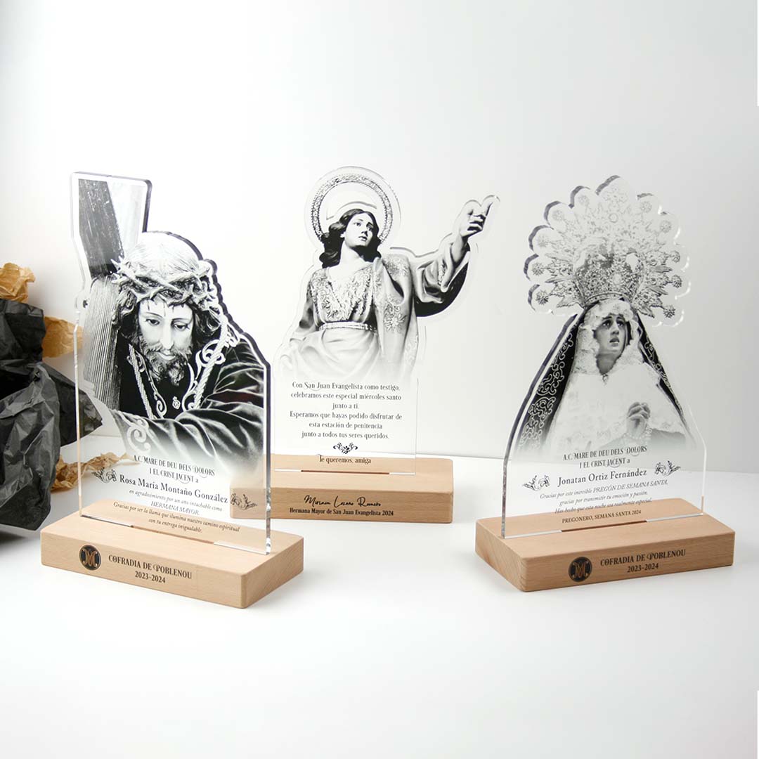 placas de metacrilato y madera personalizadas con texto