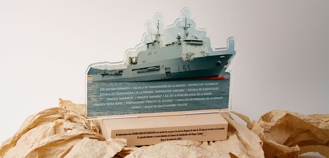 placa-de-reconocimiento-militar-07 placa conmemorativa militar personalizada en metacrilato y madera