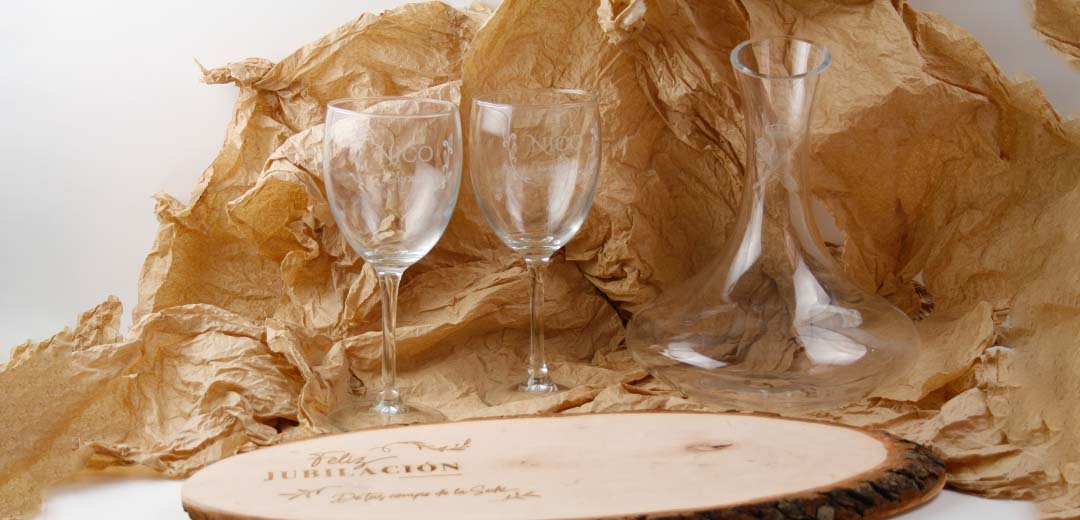 set-vino-personalizado-jubilacion-06 ideas de regalo para jubilación personalizados y originales