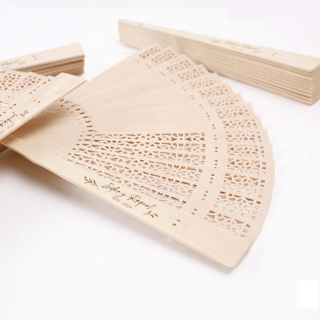 abanicos de madera personalizados para bodas de oro