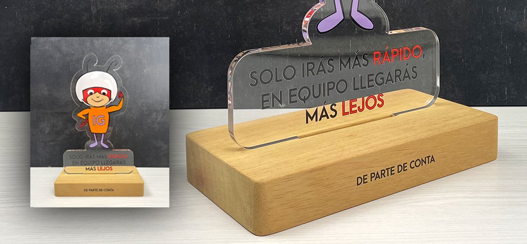 placa-regalos-trabajo-04 placa de metacrilato como regalo a compañeros de trabajo