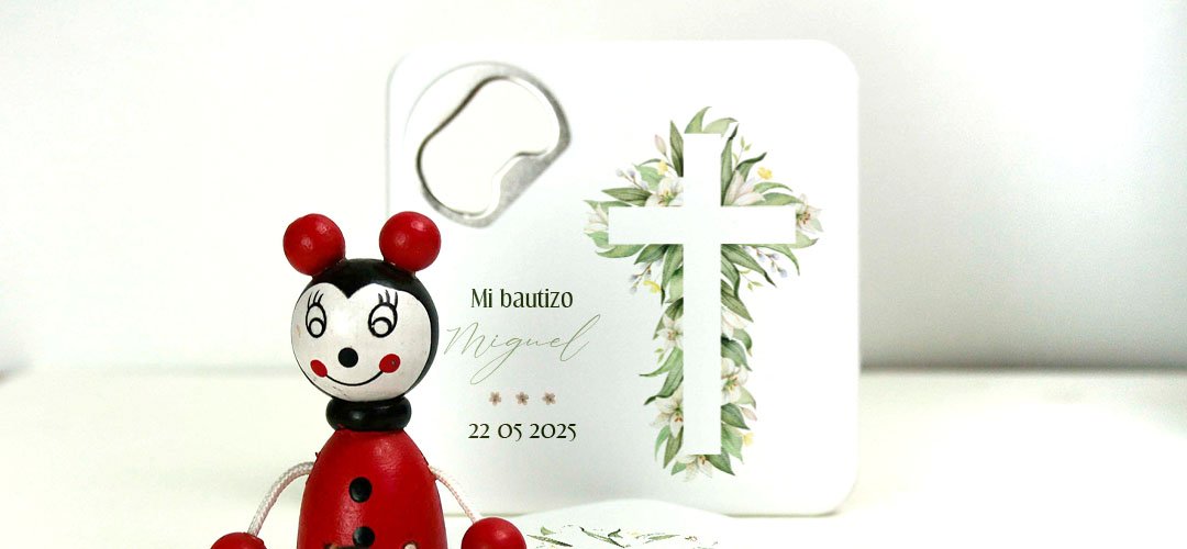 abridor-botellas-bautizo-04 abridor de botellas personalizado con posavasos para regalar en bautizo