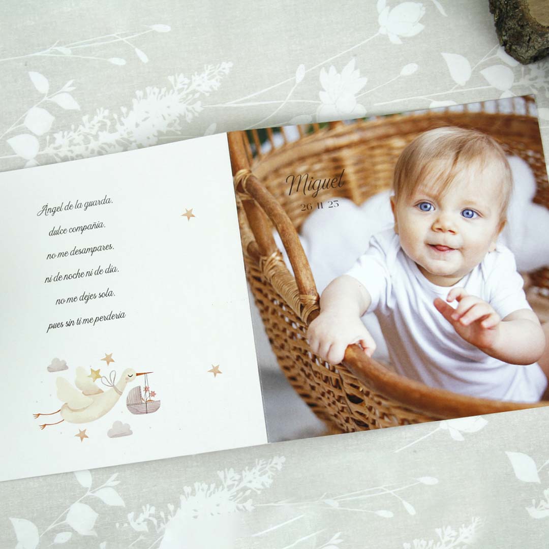 diptico-bautizo-bebe-05 recordatorios de bautizo para invitados con fotos